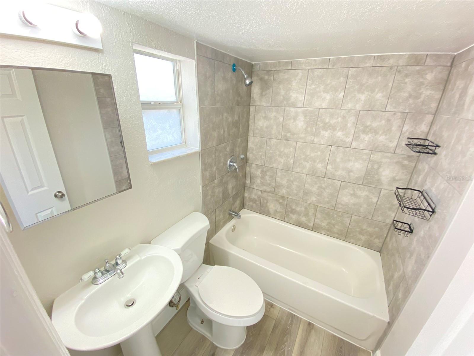 Image 19 of 22 For 812 Livingston Street A