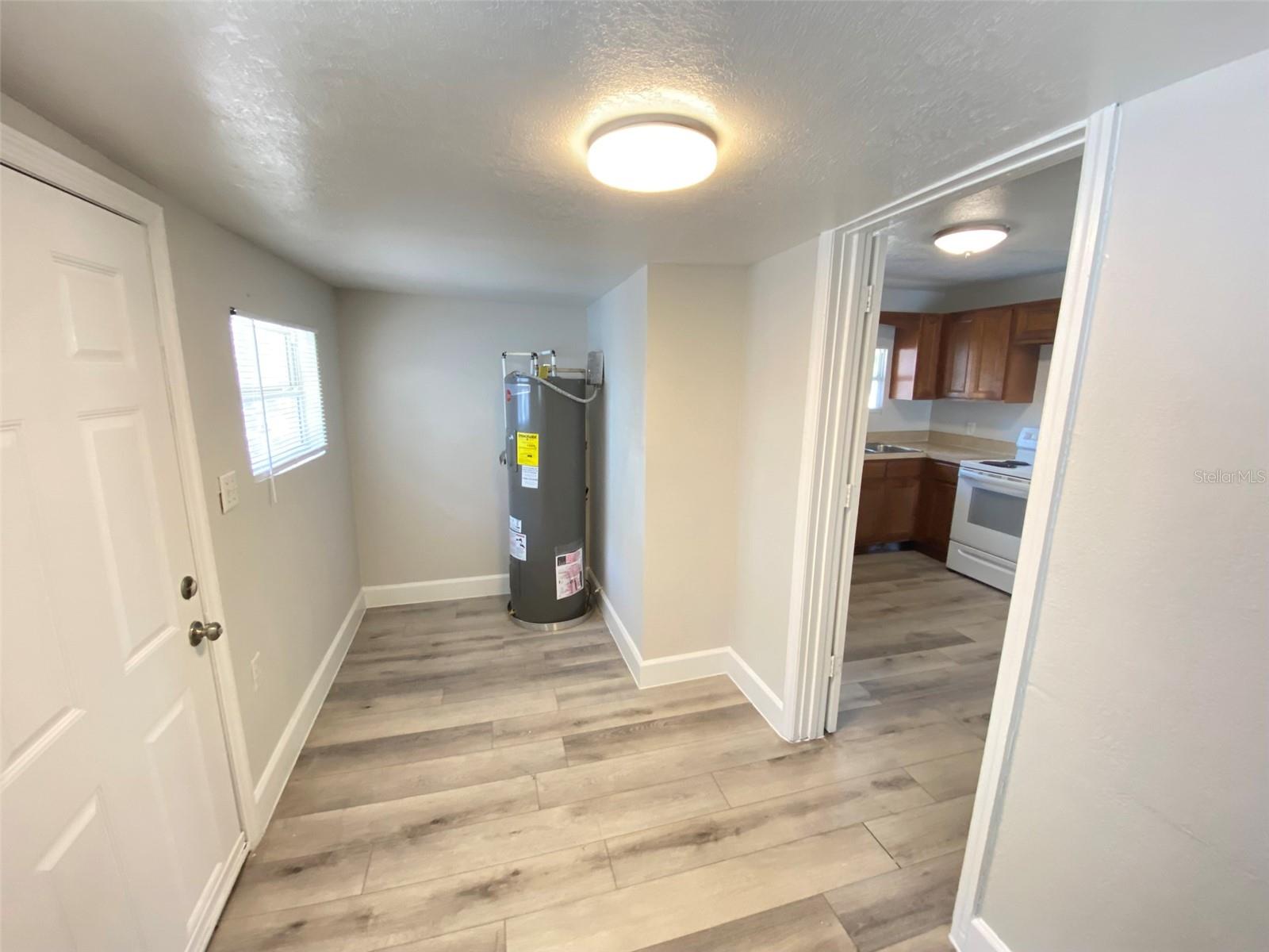 Image 21 of 22 For 812 Livingston Street A