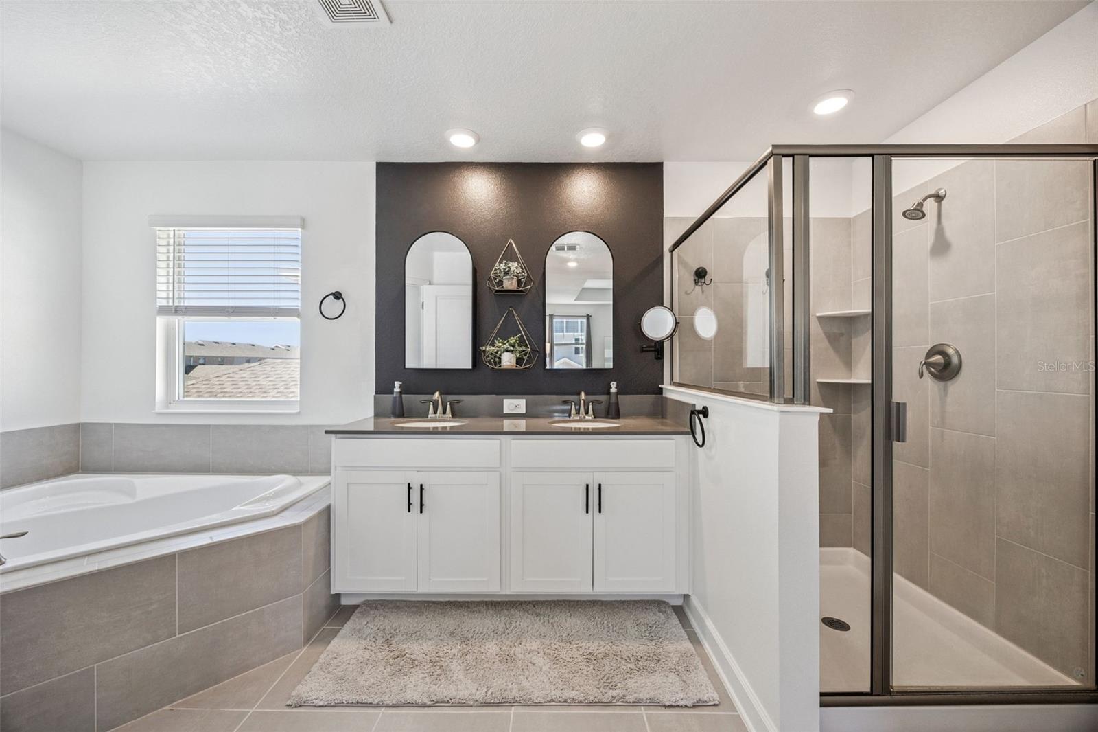 Image 14 of 52 For 11878 Language Way