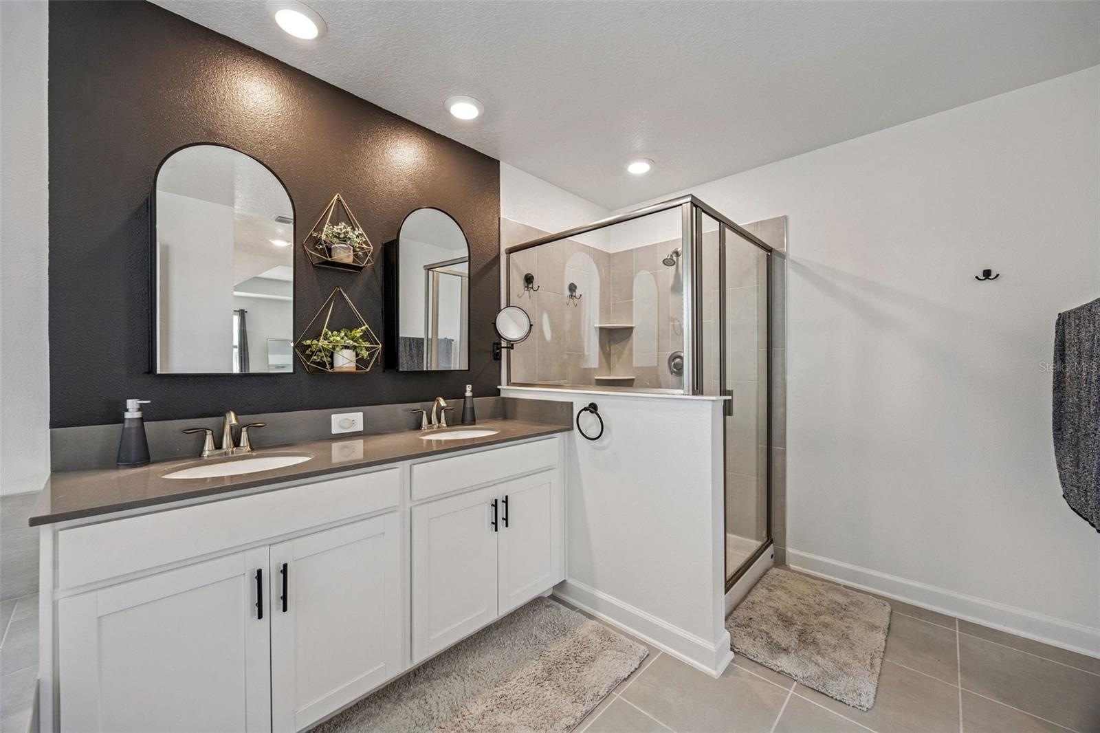 Image 15 of 52 For 11878 Language Way