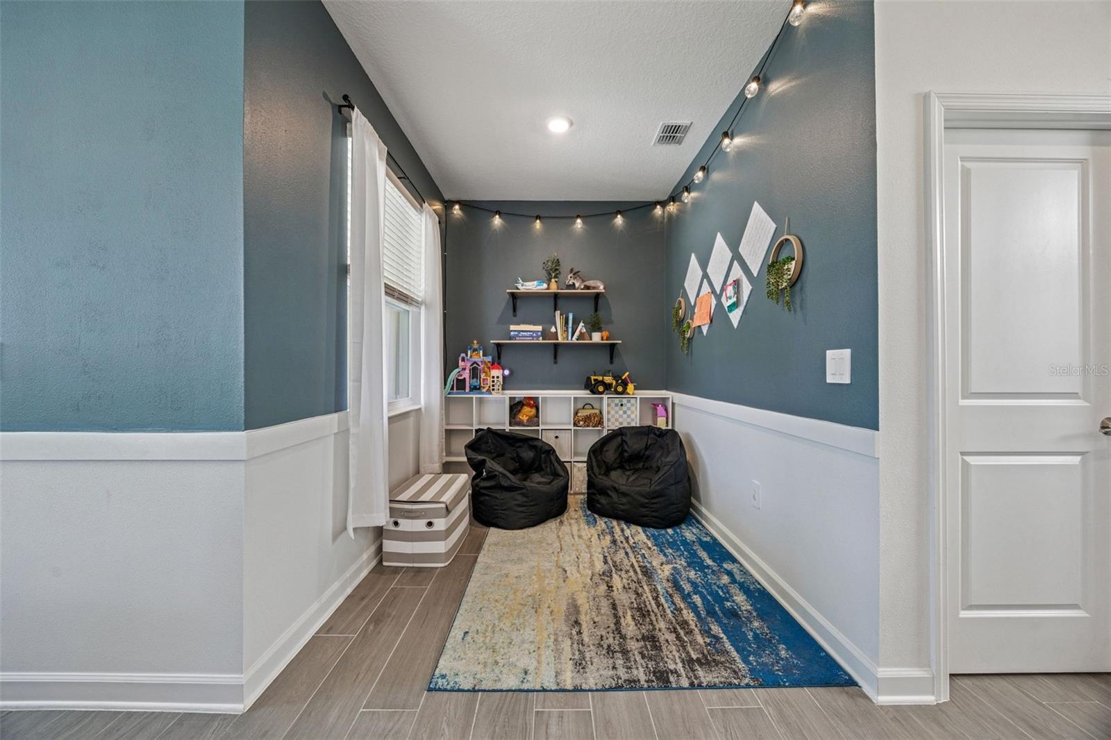 Image 8 of 52 For 11878 Language Way