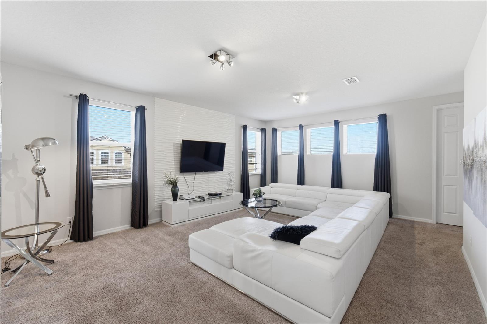 Image 22 of 55 For 9013 Egret Mills Terrace