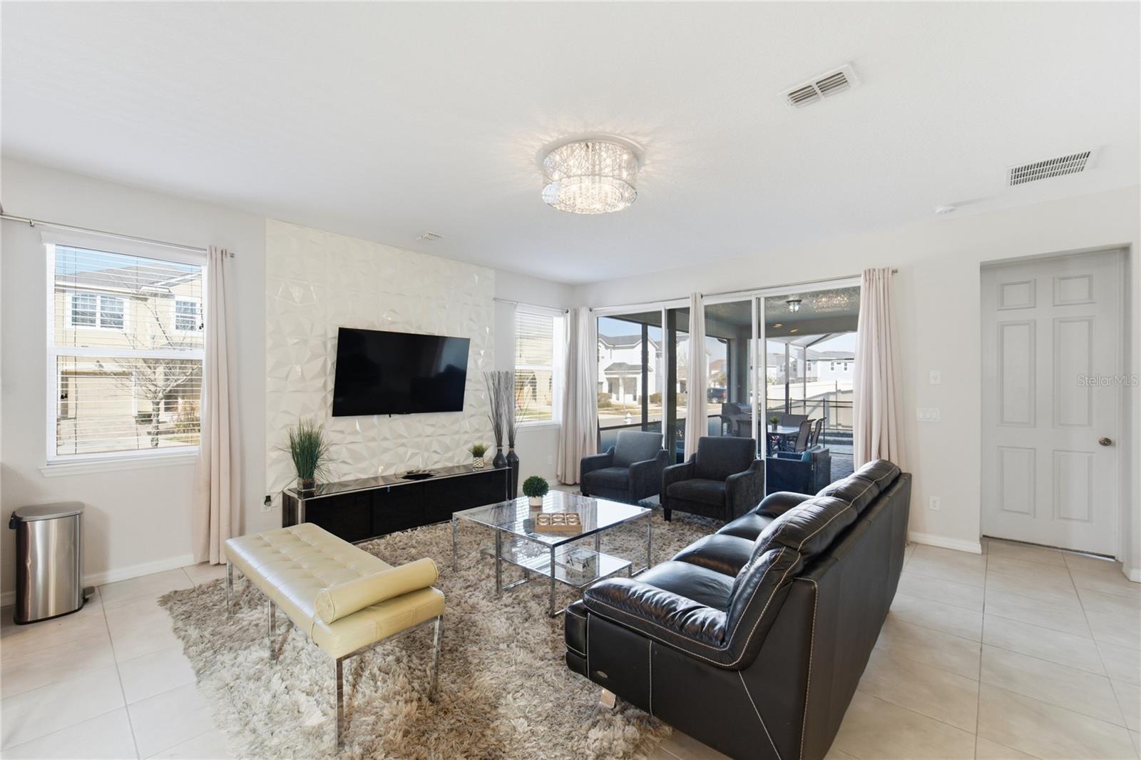 Image 5 of 55 For 9013 Egret Mills Terrace