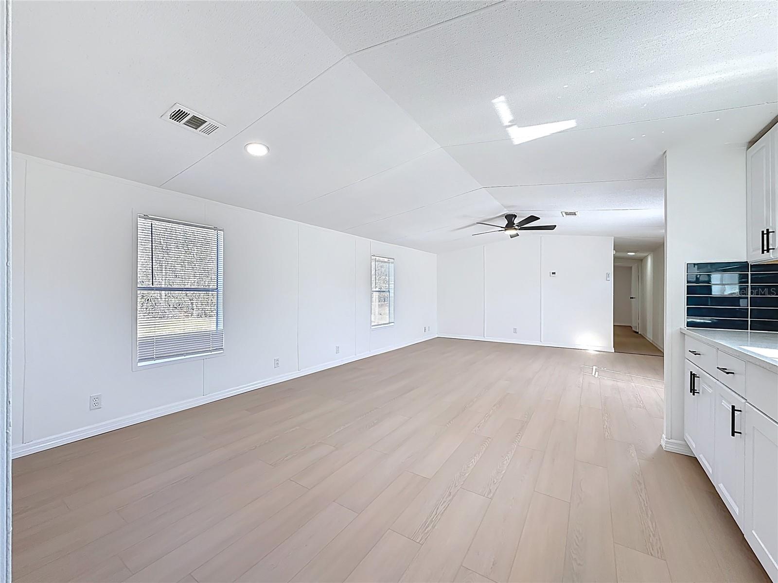 Image 11 of 62 For 9421 Costine Meadows Drive