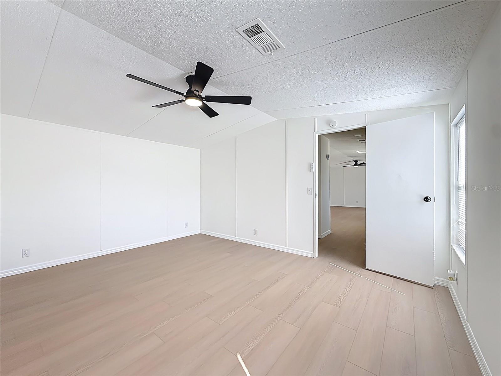 Image 14 of 62 For 9421 Costine Meadows Drive