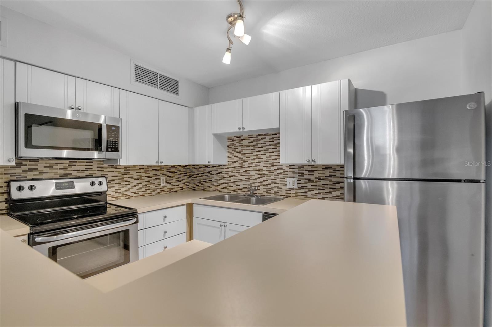 Image 18 of 22 For 485 Forestway Circle 106