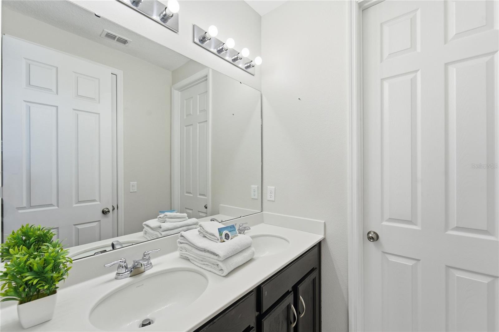 Image 36 of 64 For 1860 Sawyer Palm Place