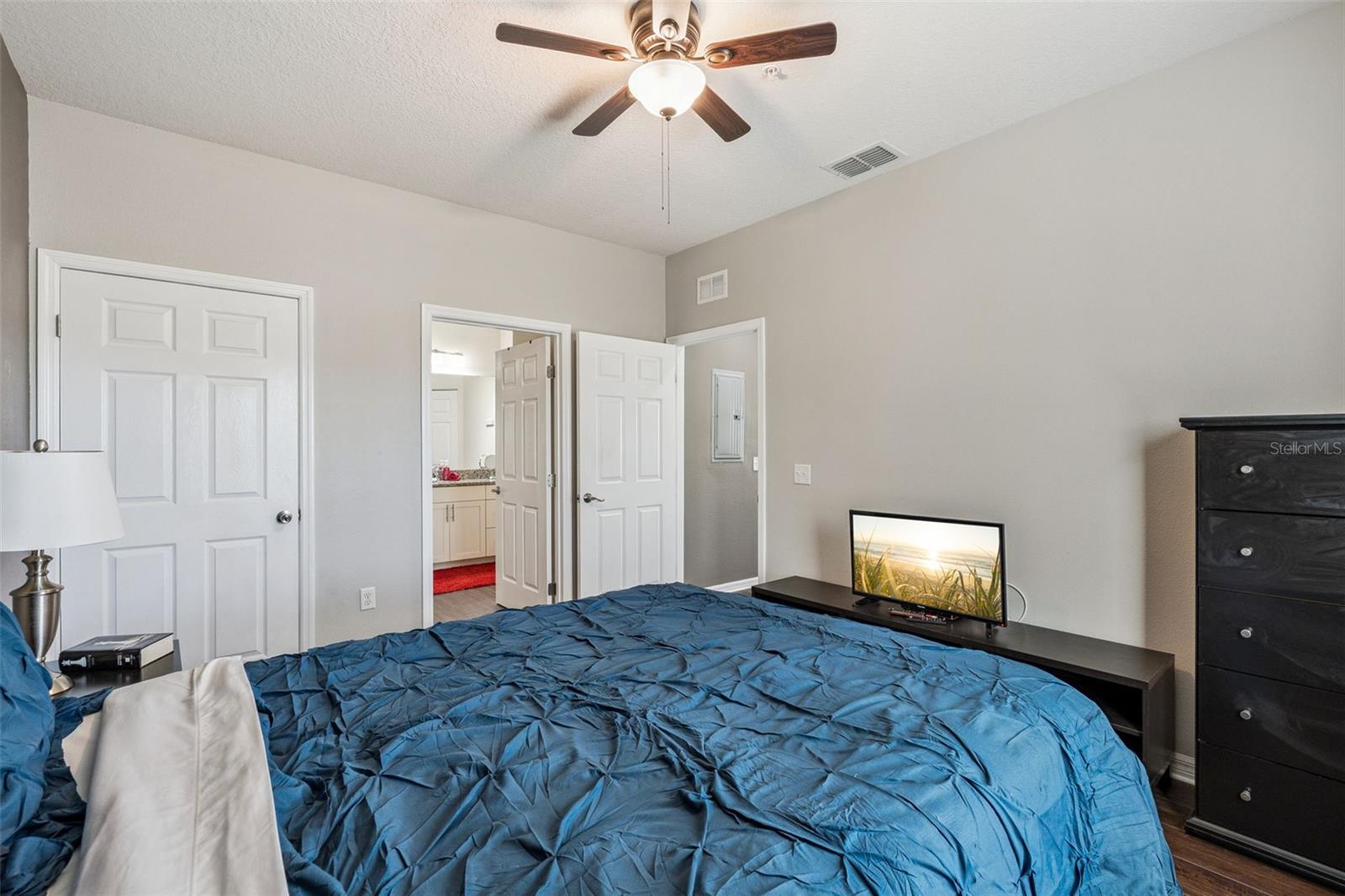 Image 16 of 50 For 3209 Wish Avenue