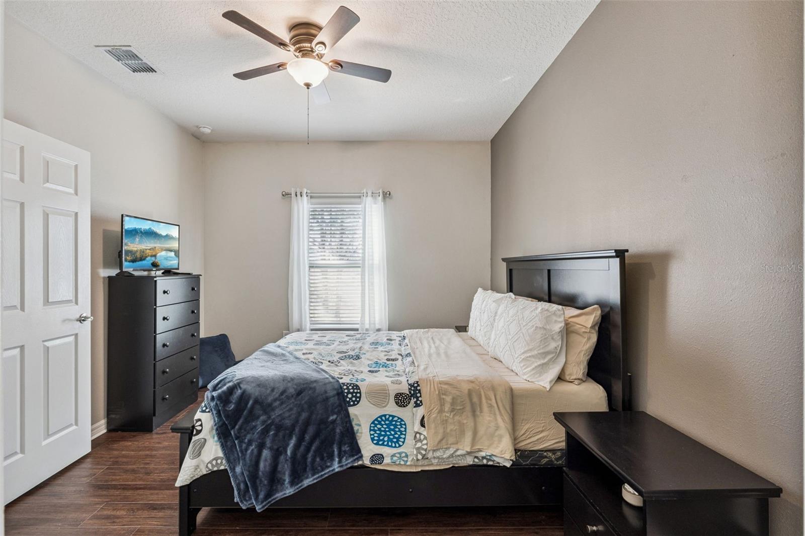 Image 23 of 50 For 3209 Wish Avenue