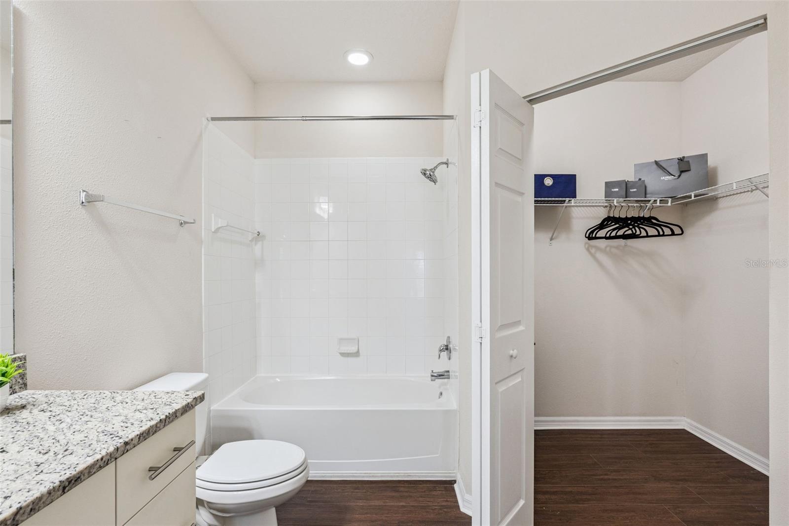 Image 26 of 50 For 3209 Wish Avenue