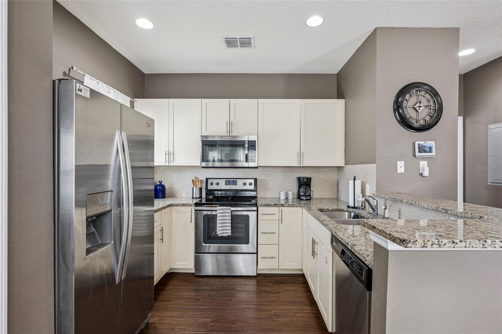 Image 5 of 50 For 3209 Wish Avenue