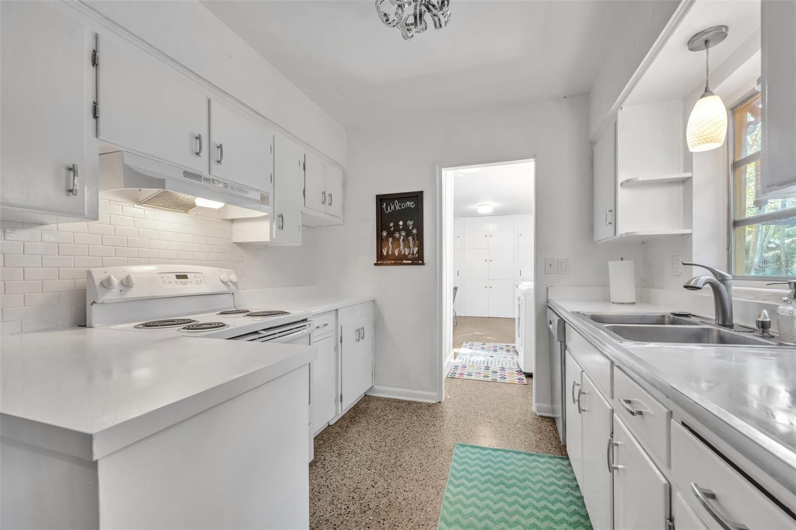 Image 10 of 32 For 1850 Whitehall Drive