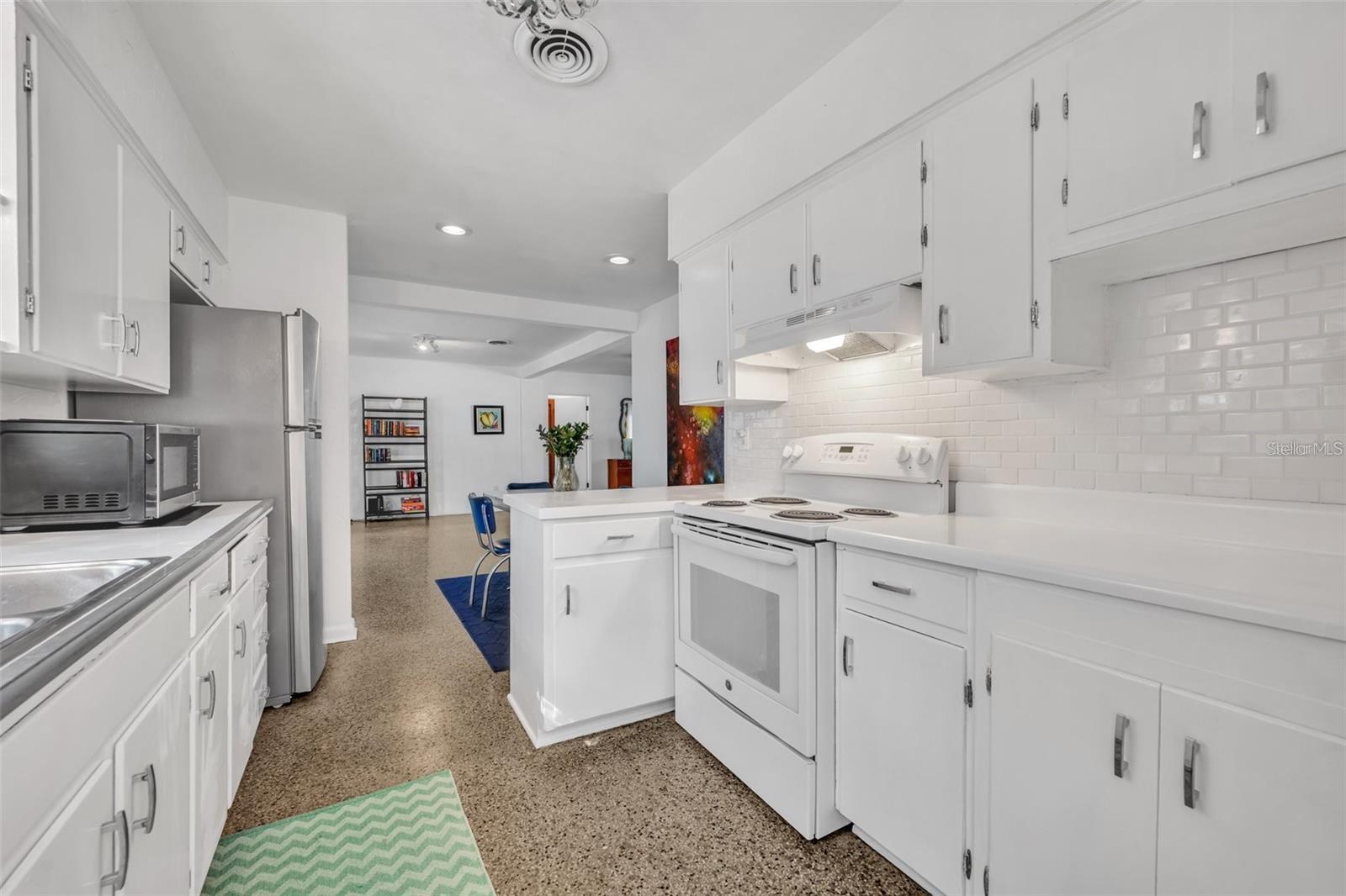 Image 11 of 32 For 1850 Whitehall Drive