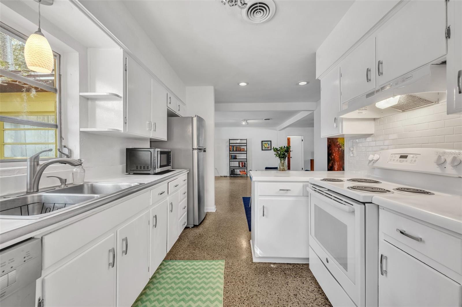 Image 12 of 32 For 1850 Whitehall Drive