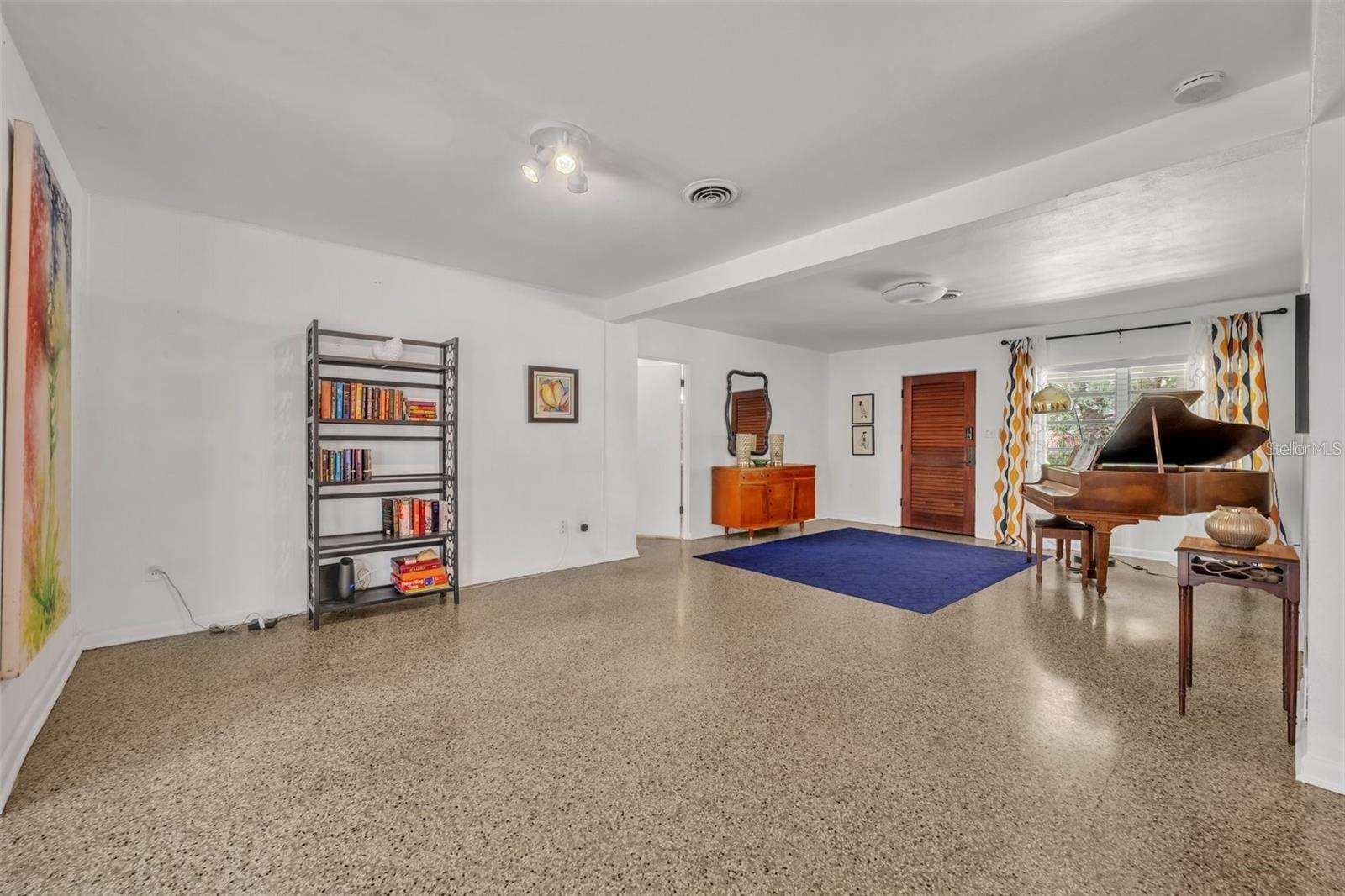 Image 7 of 32 For 1850 Whitehall Drive