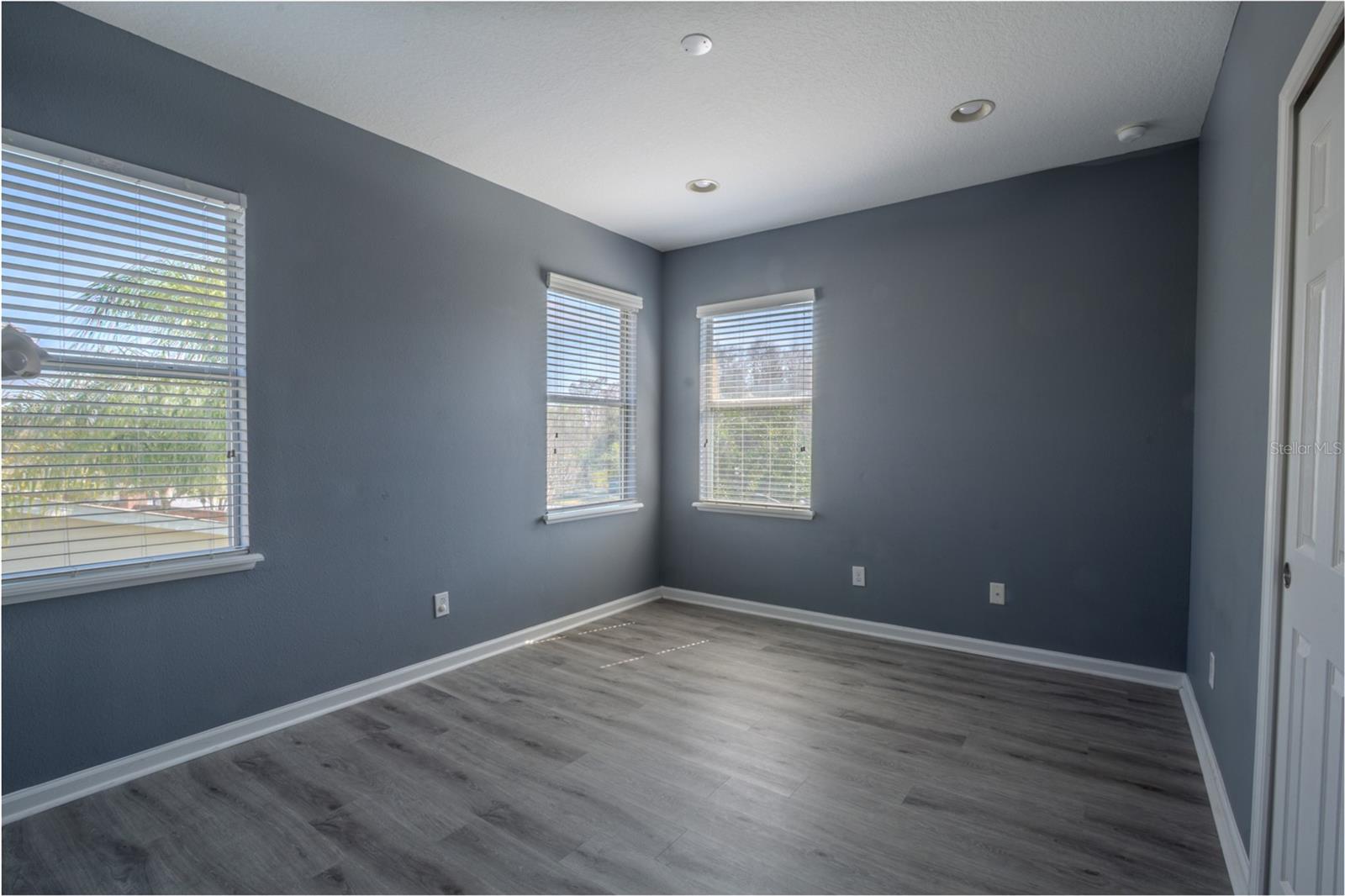 Image 18 of 26 For 762 Terrace Spring Drive