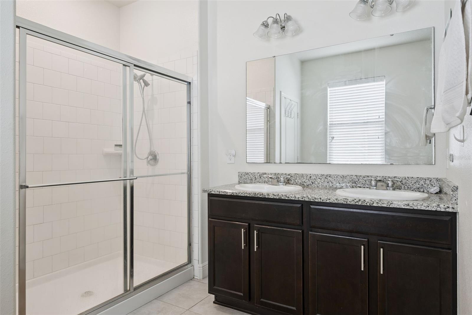 Image 19 of 37 For 14254 Seranoa Drive