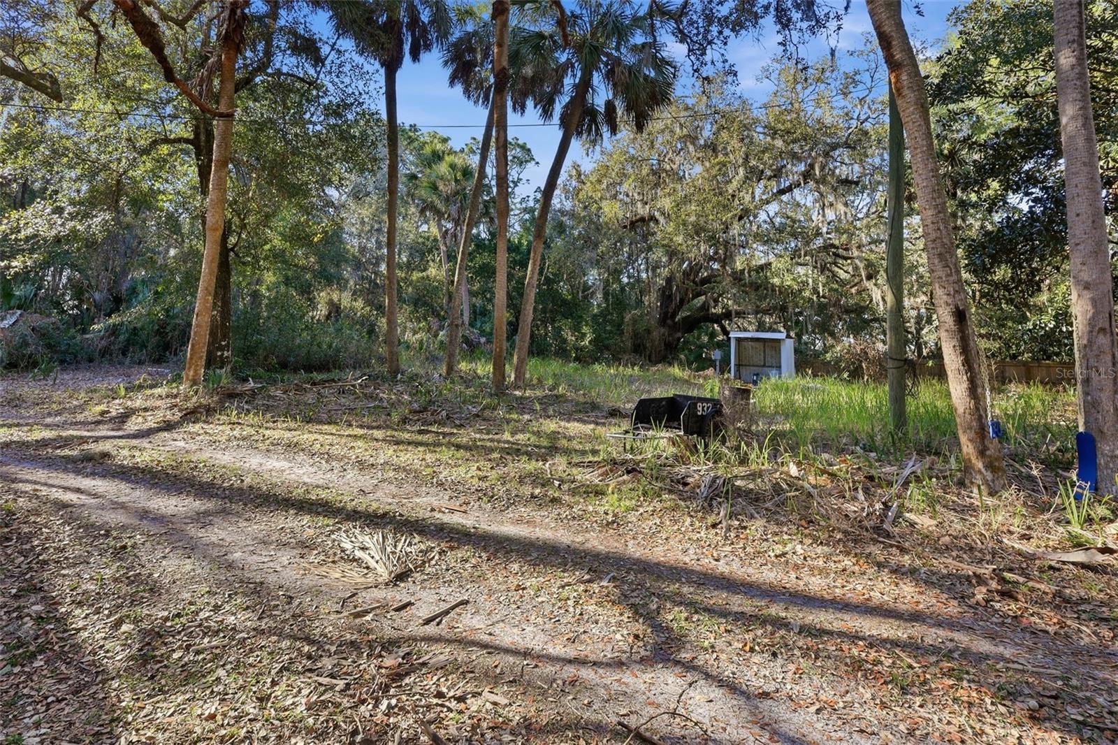 Image 26 of 31 For 932 Country Club Road