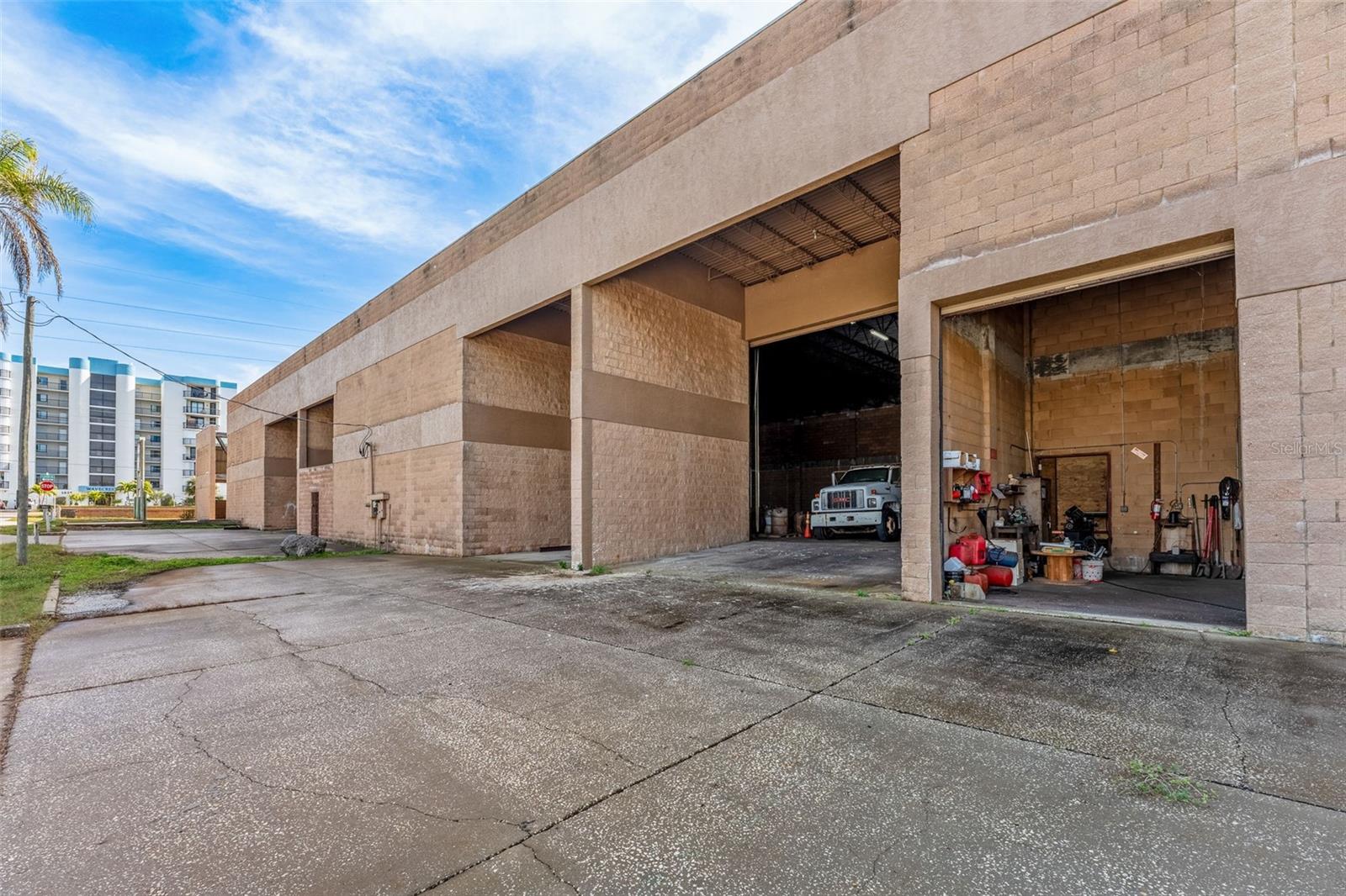 Image 11 of 38 For 1900 S. Atlantic Avenue