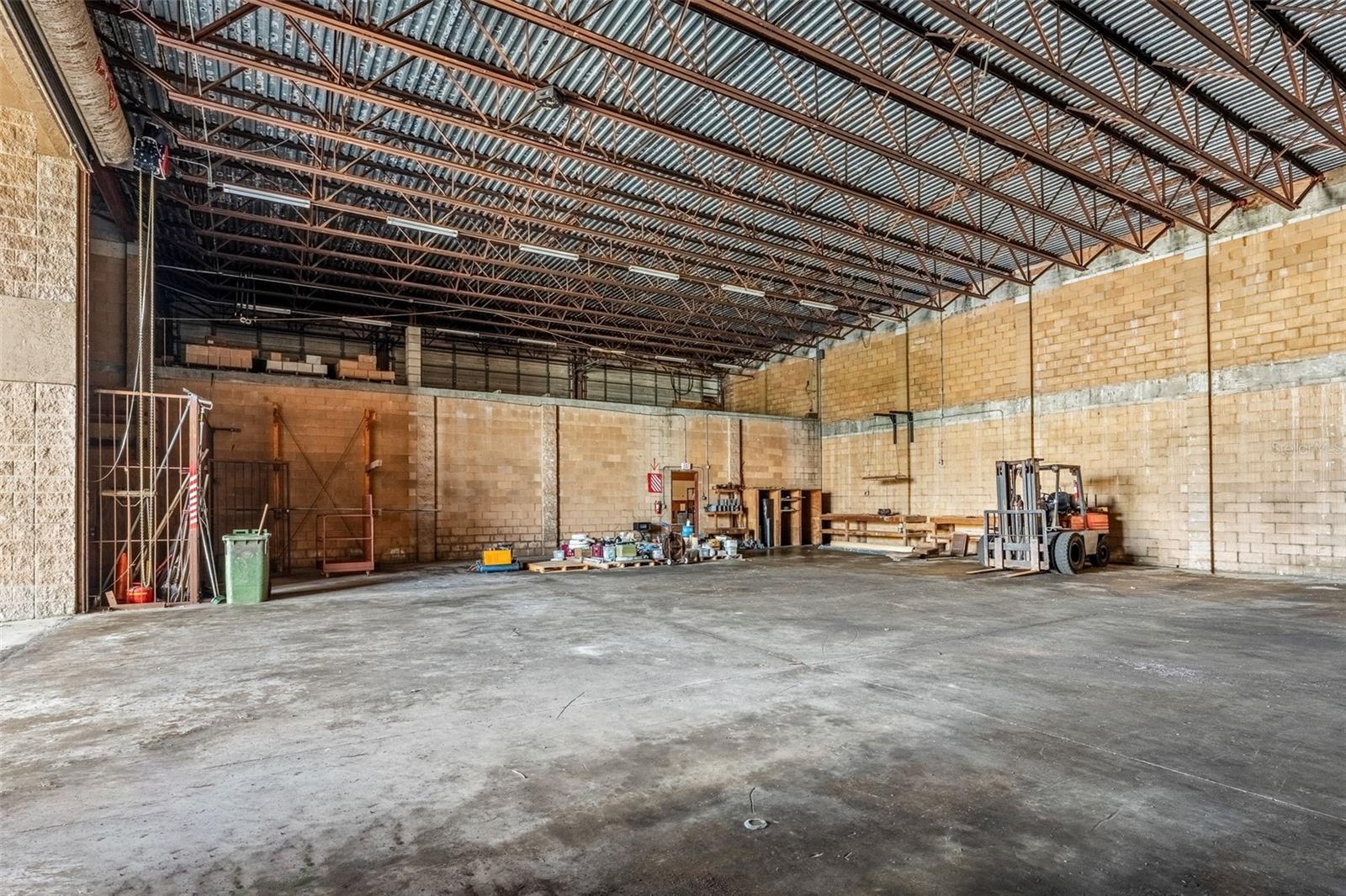 Image 13 of 38 For 1900 S. Atlantic Avenue