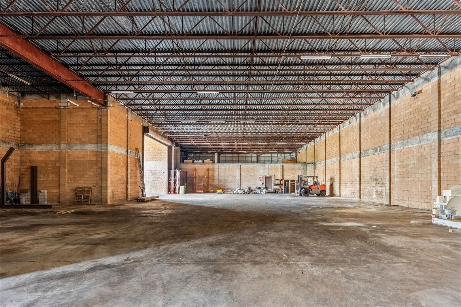 Image 14 of 38 For 1900 S. Atlantic Avenue