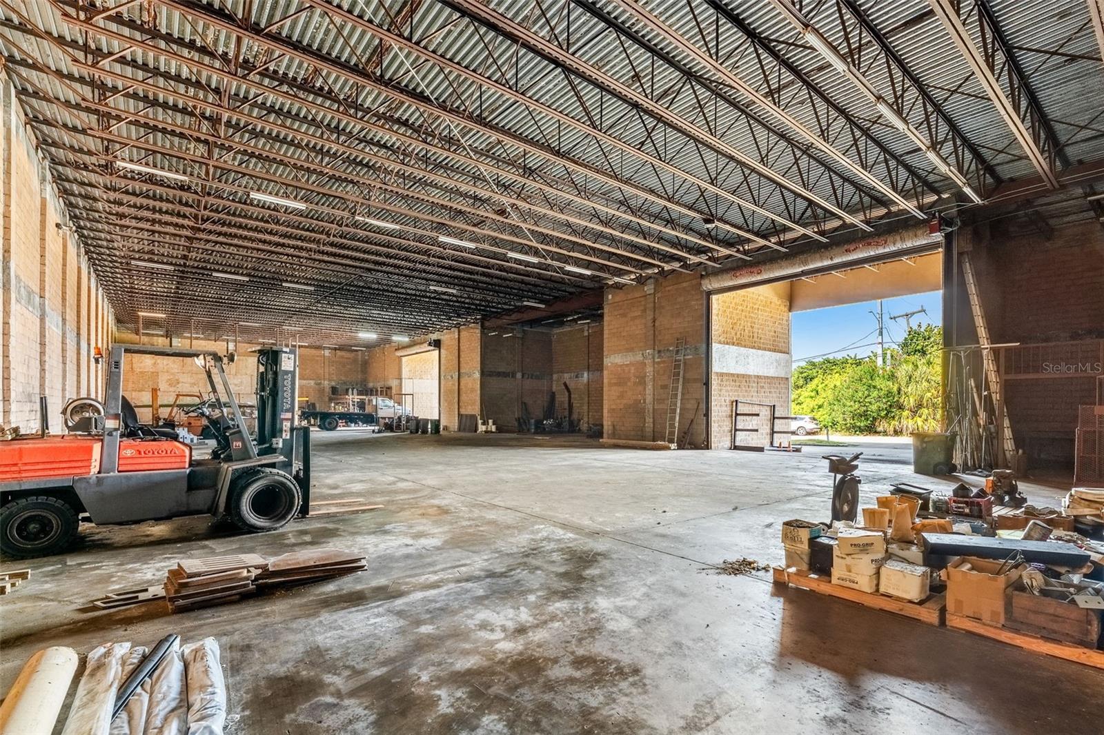 Image 16 of 38 For 1900 S. Atlantic Avenue