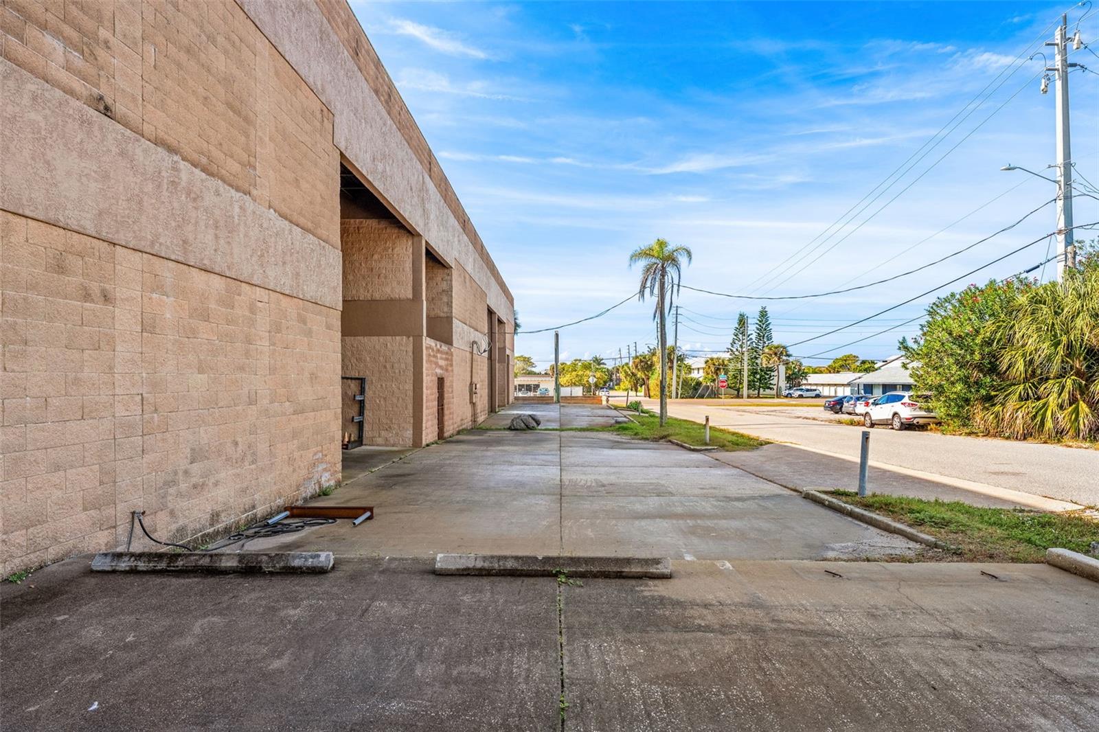 Image 21 of 38 For 1900 S. Atlantic Avenue