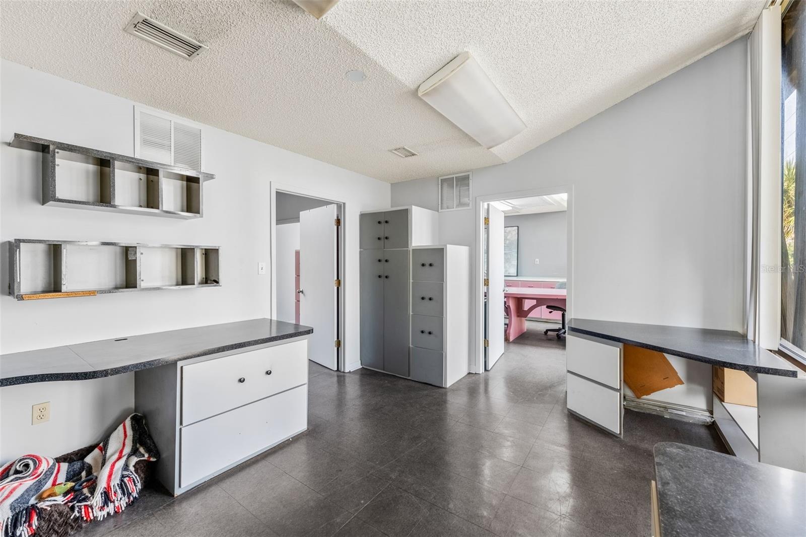 Image 27 of 38 For 1900 S. Atlantic Avenue