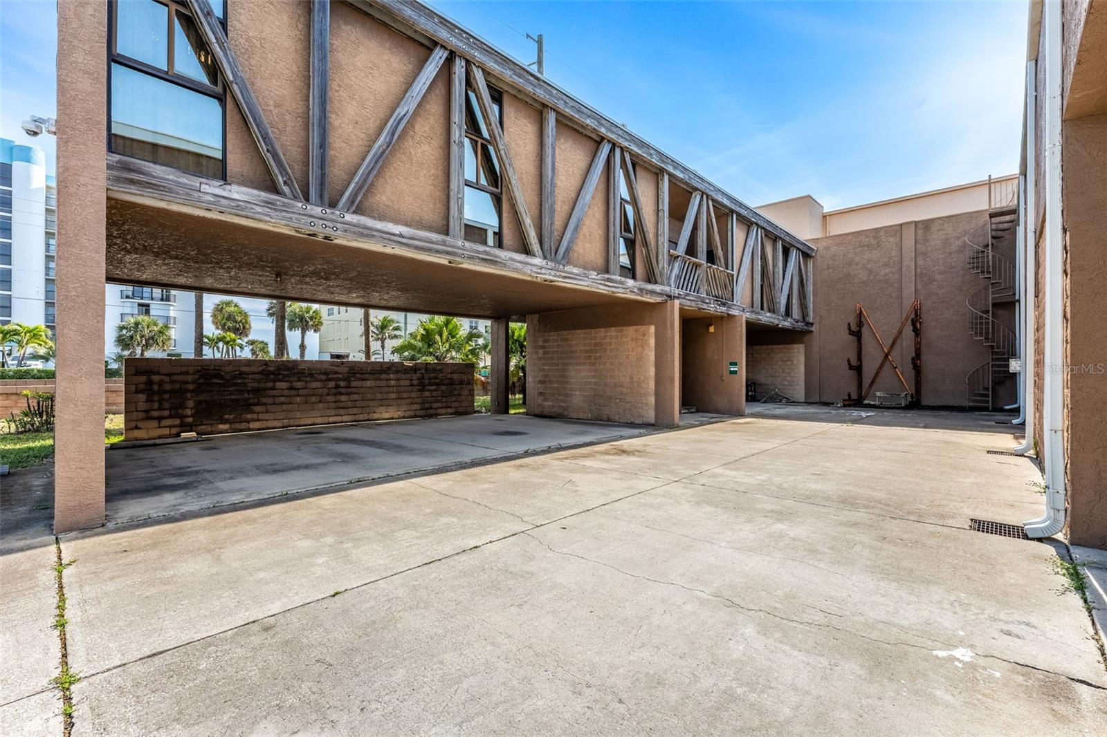 Image 6 of 38 For 1900 S. Atlantic Avenue