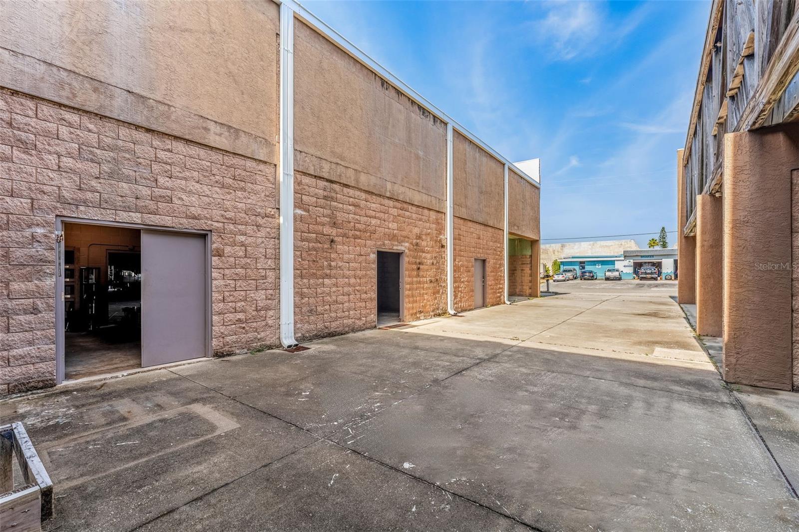 Image 9 of 38 For 1900 S. Atlantic Avenue