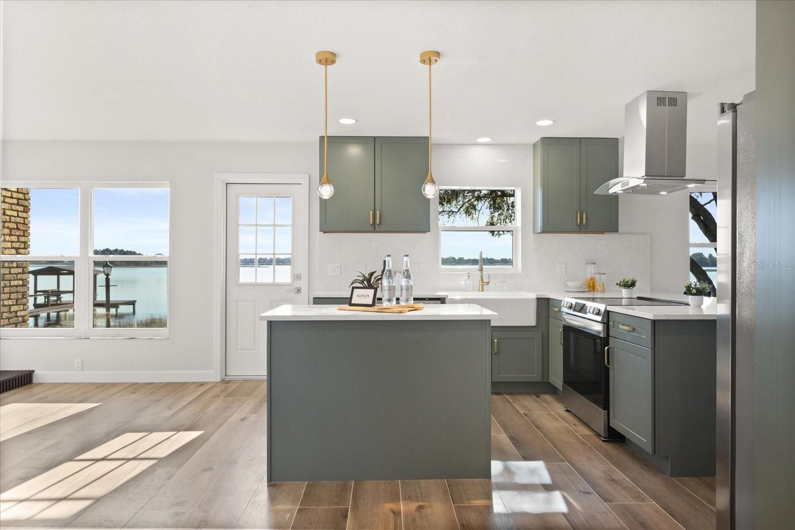 Image 11 of 47 For 9354 Lake Hickory Nut Drive