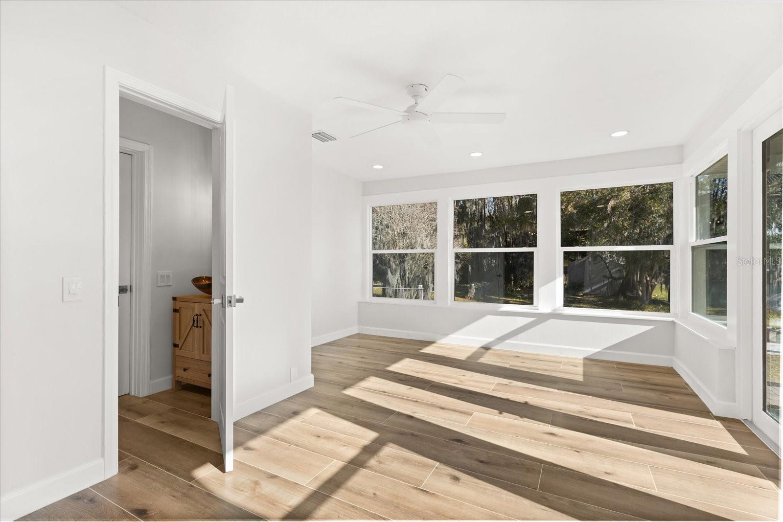 Image 20 of 47 For 9354 Lake Hickory Nut Drive