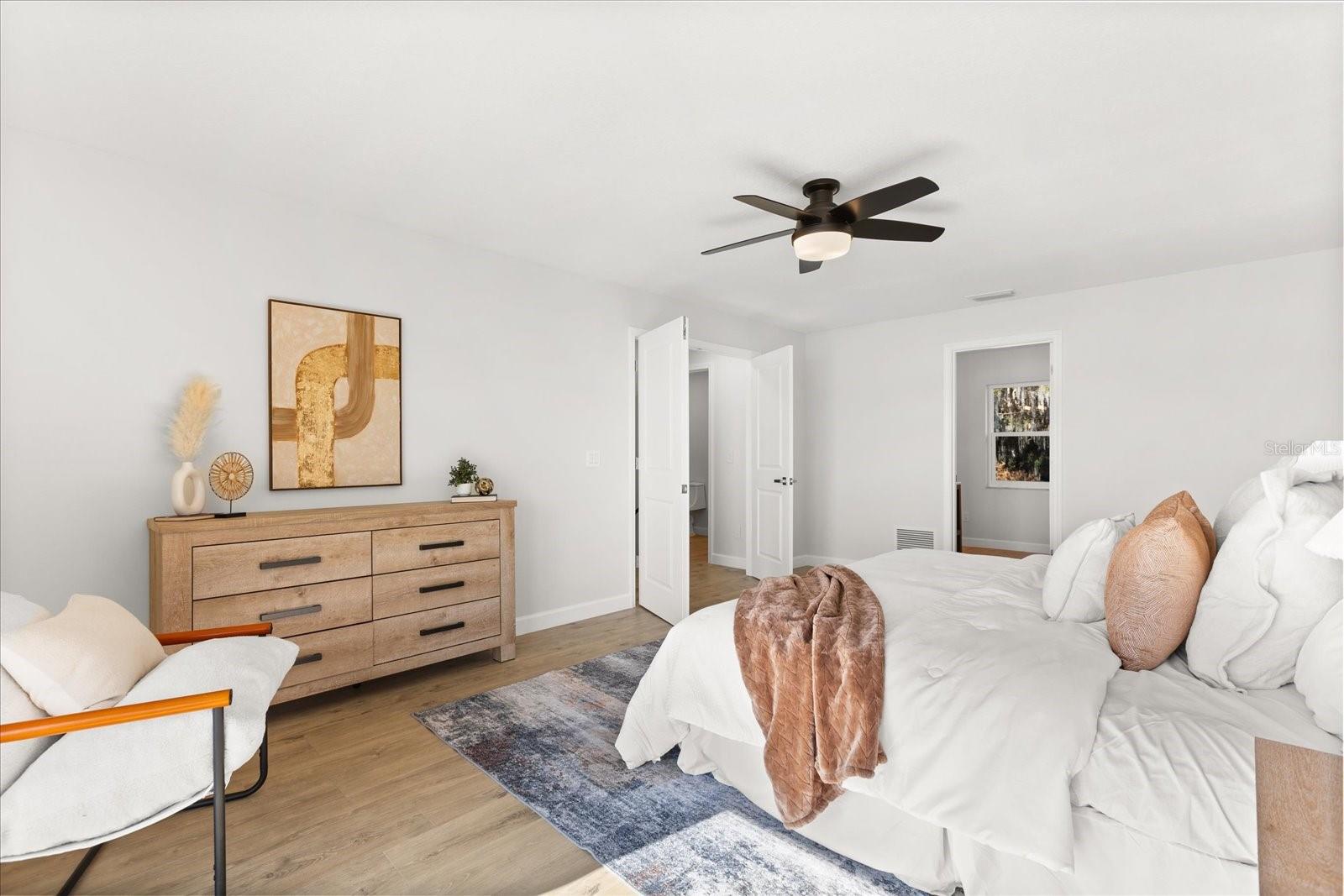 Image 24 of 47 For 9354 Lake Hickory Nut Drive