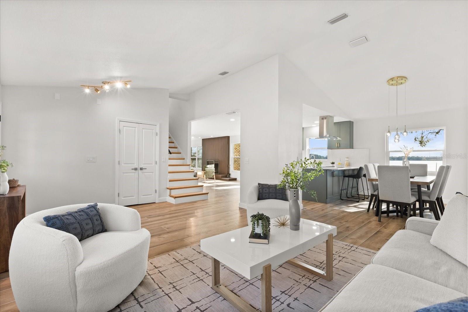 Image 5 of 47 For 9354 Lake Hickory Nut Drive