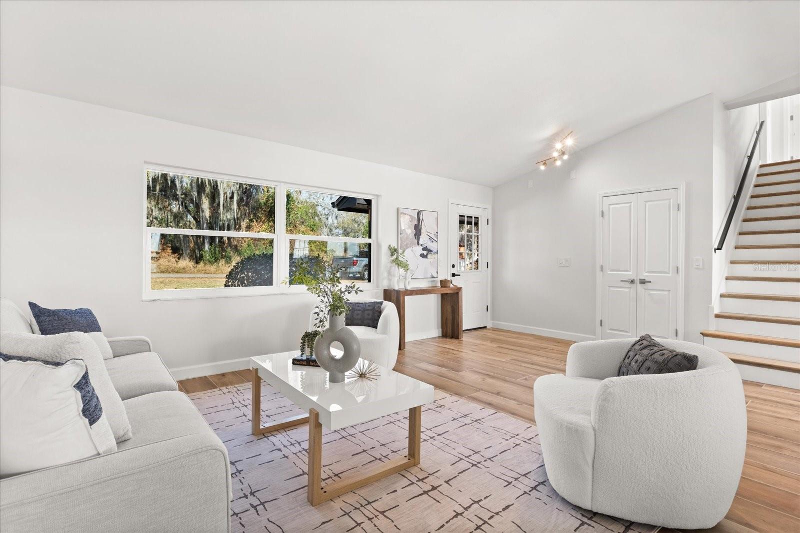 Image 9 of 47 For 9354 Lake Hickory Nut Drive