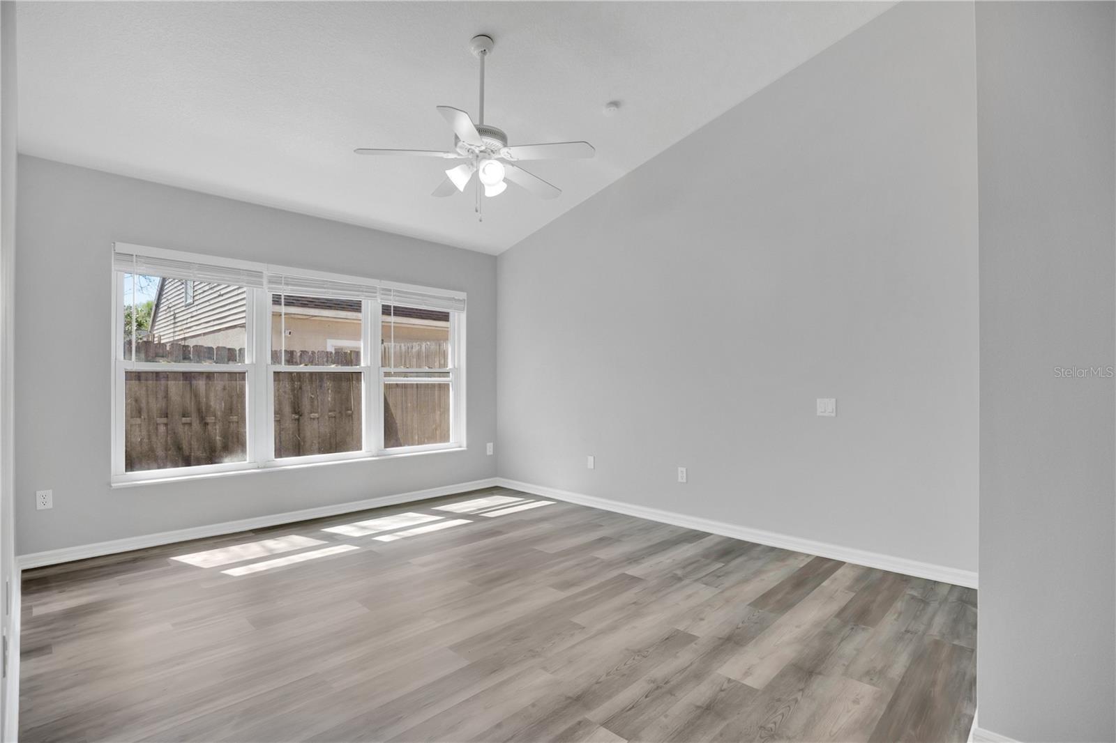 Image 10 of 22 For 901 Beresford Way