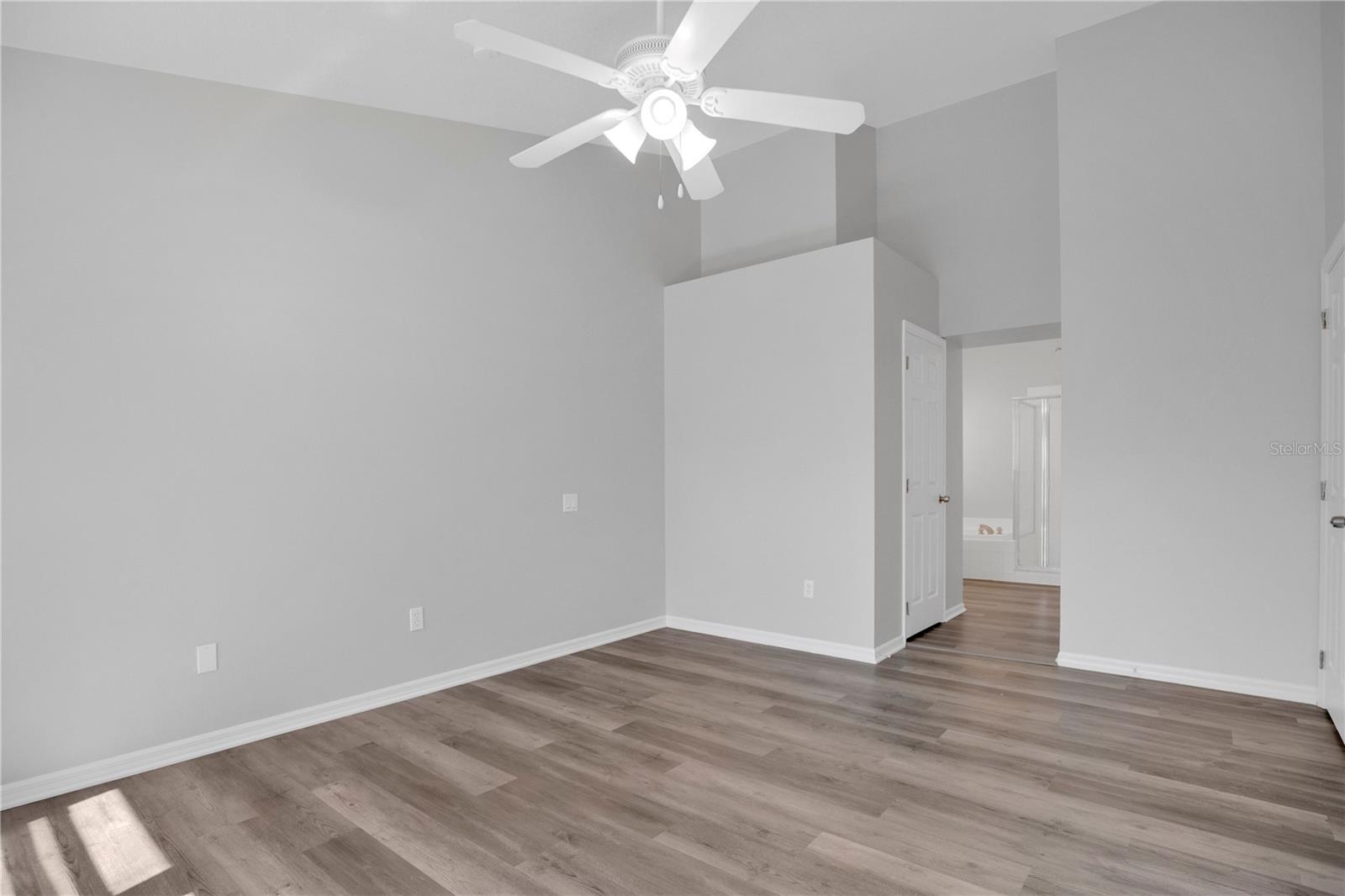 Image 11 of 22 For 901 Beresford Way