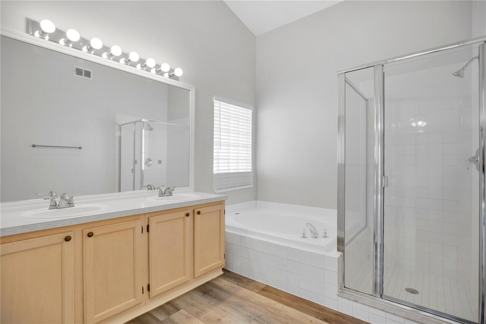 Image 12 of 22 For 901 Beresford Way