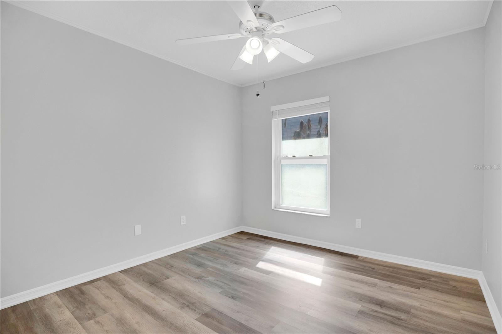 Image 14 of 22 For 901 Beresford Way