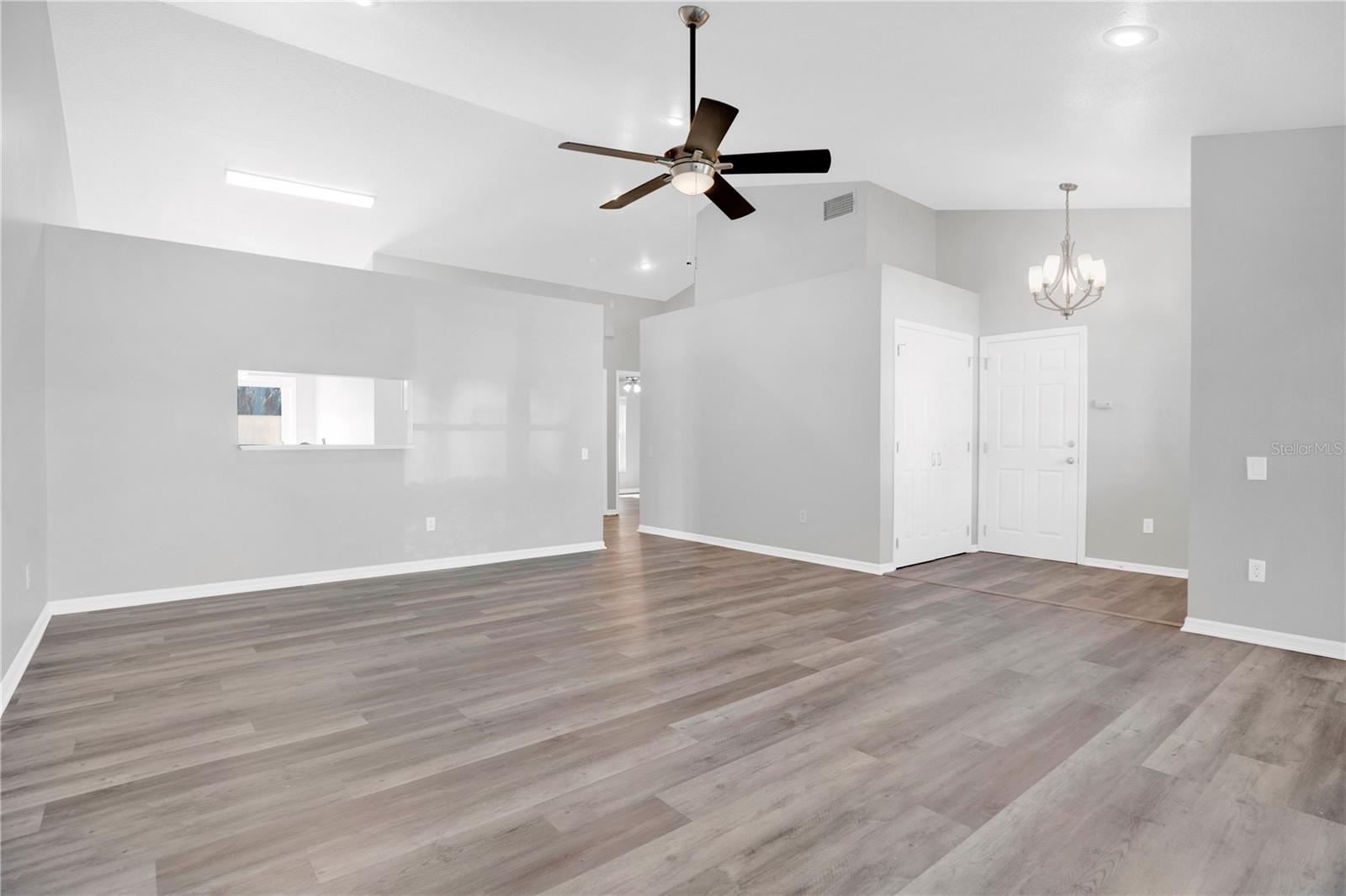 Image 3 of 22 For 901 Beresford Way