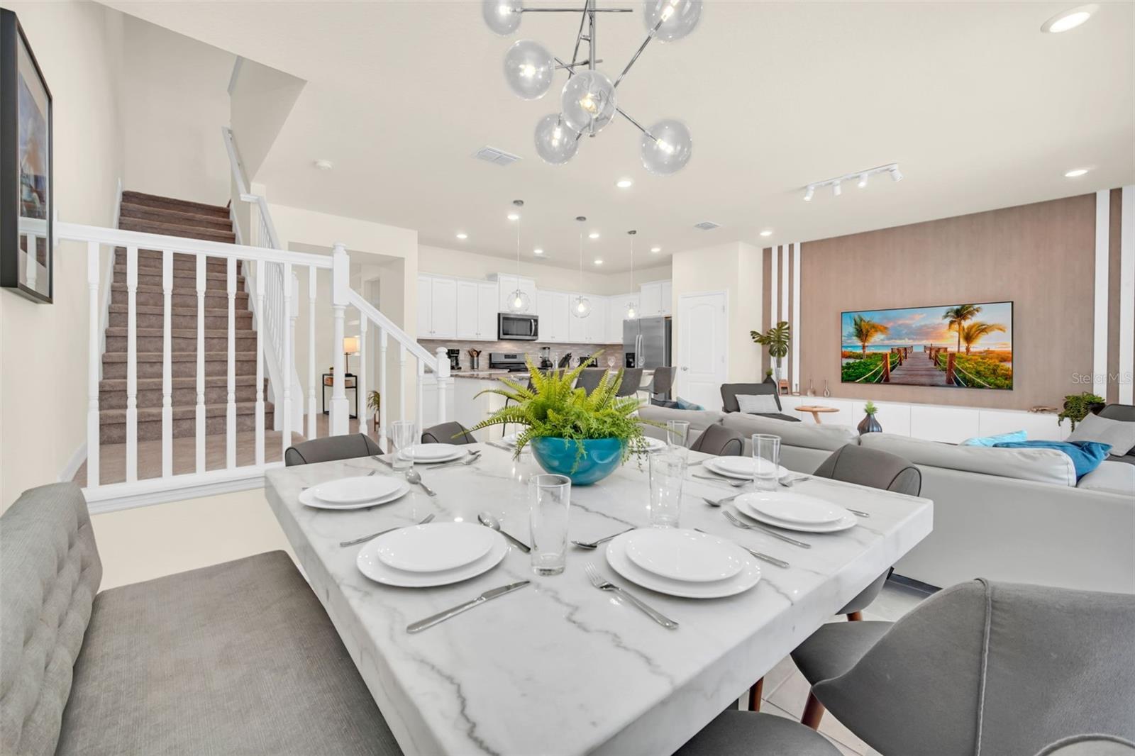 Image 15 of 65 For 7487 Oakmoss Loop