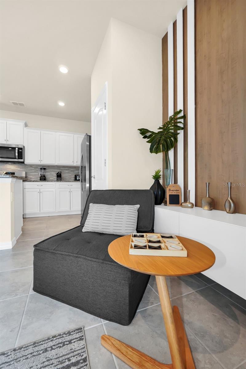 Image 18 of 65 For 7487 Oakmoss Loop