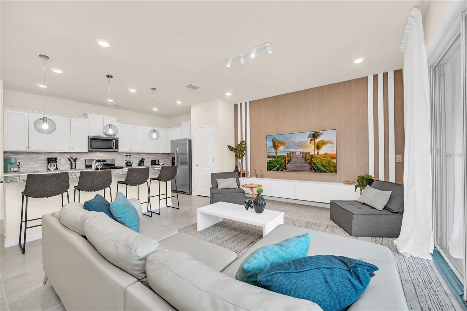 Image 23 of 65 For 7487 Oakmoss Loop