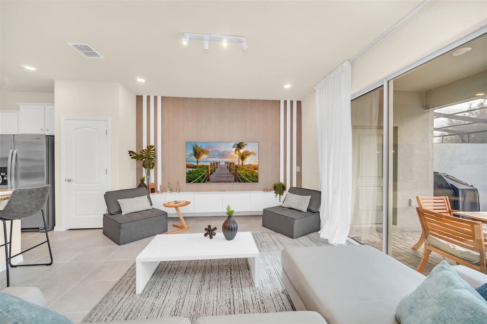 Image 24 of 65 For 7487 Oakmoss Loop