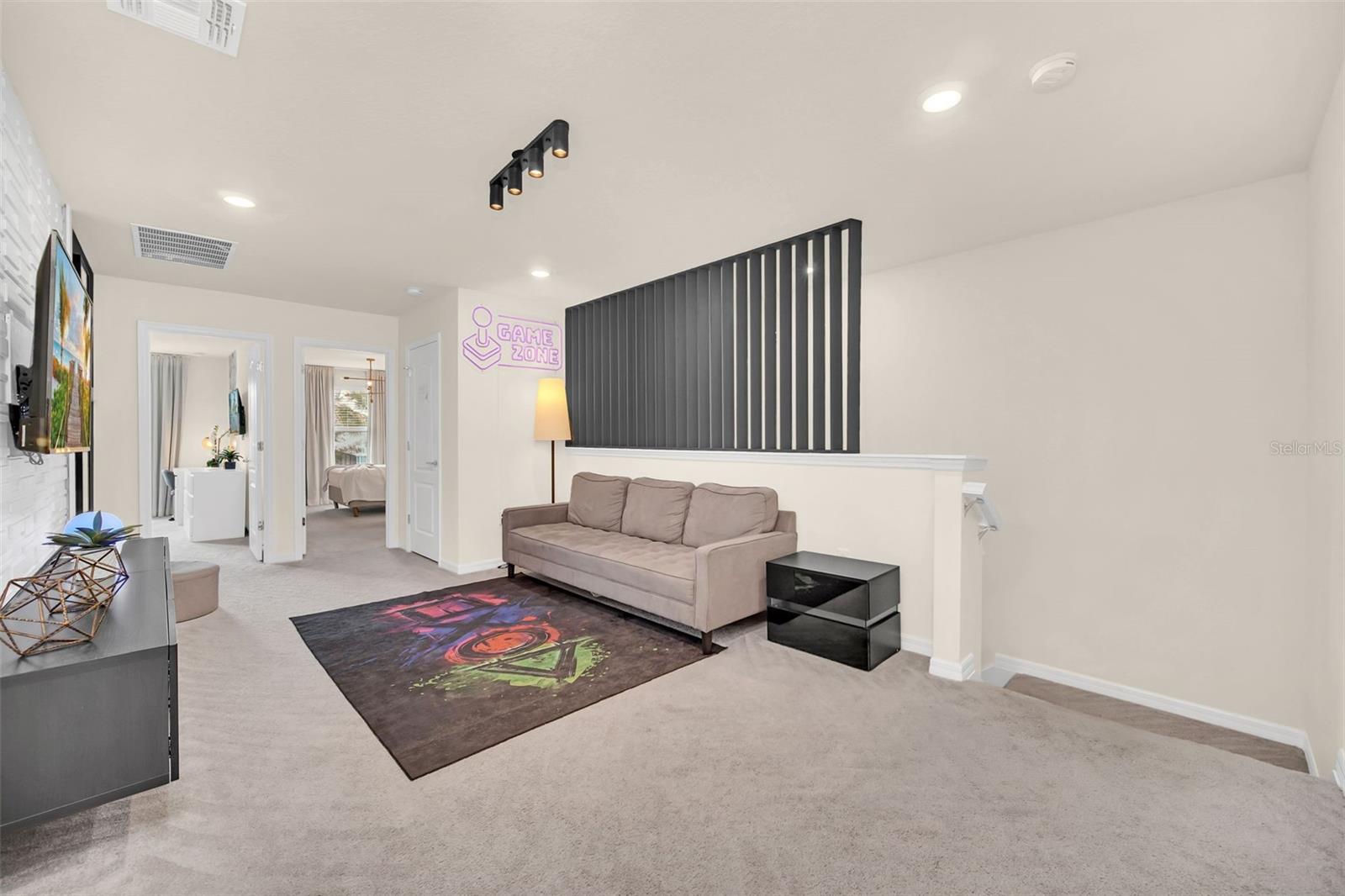 Image 30 of 65 For 7487 Oakmoss Loop