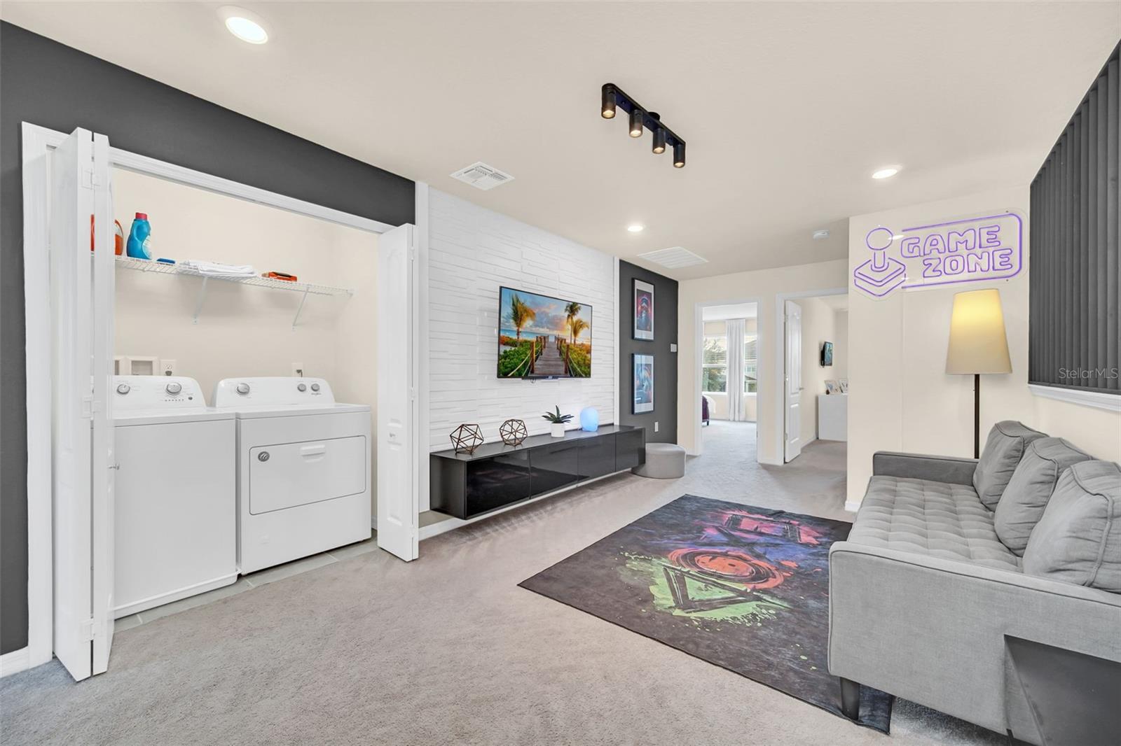 Image 31 of 65 For 7487 Oakmoss Loop