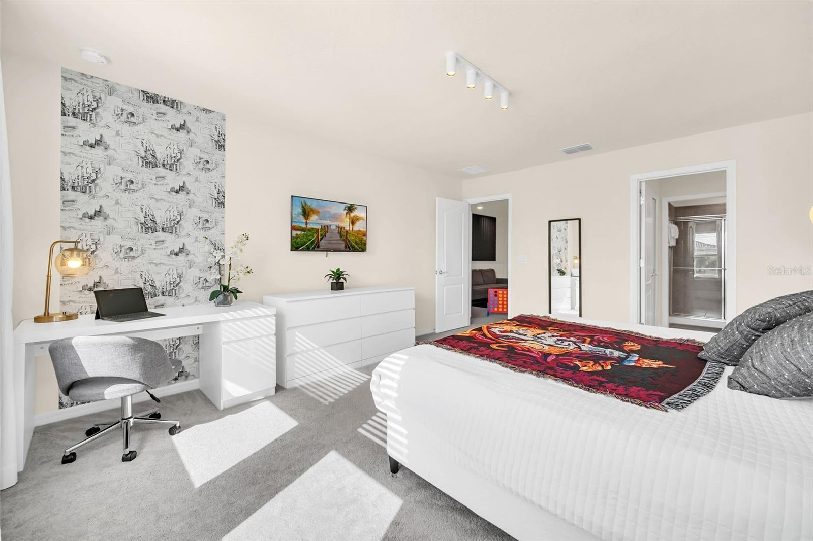 Image 40 of 65 For 7487 Oakmoss Loop