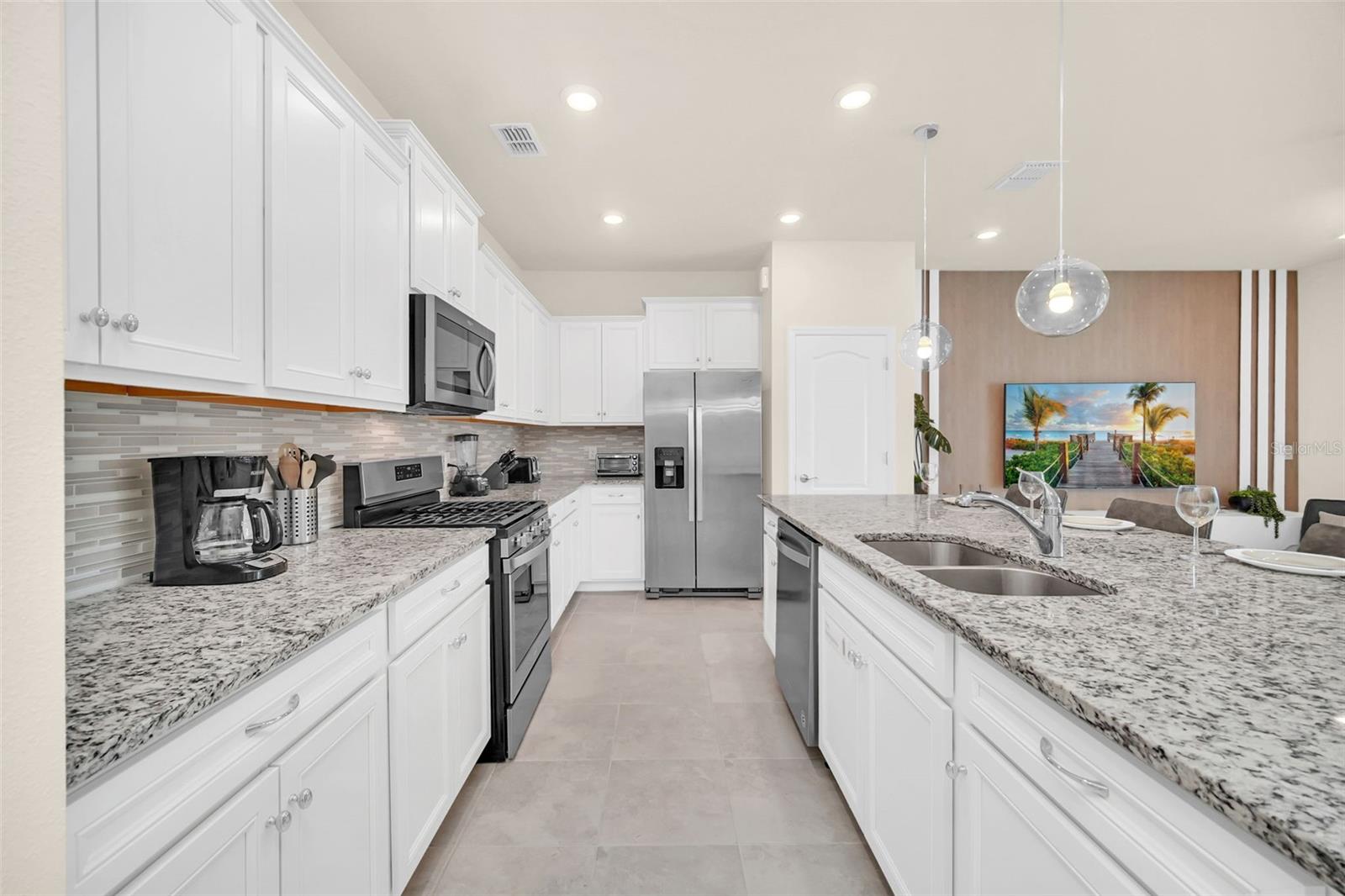 Image 6 of 65 For 7487 Oakmoss Loop