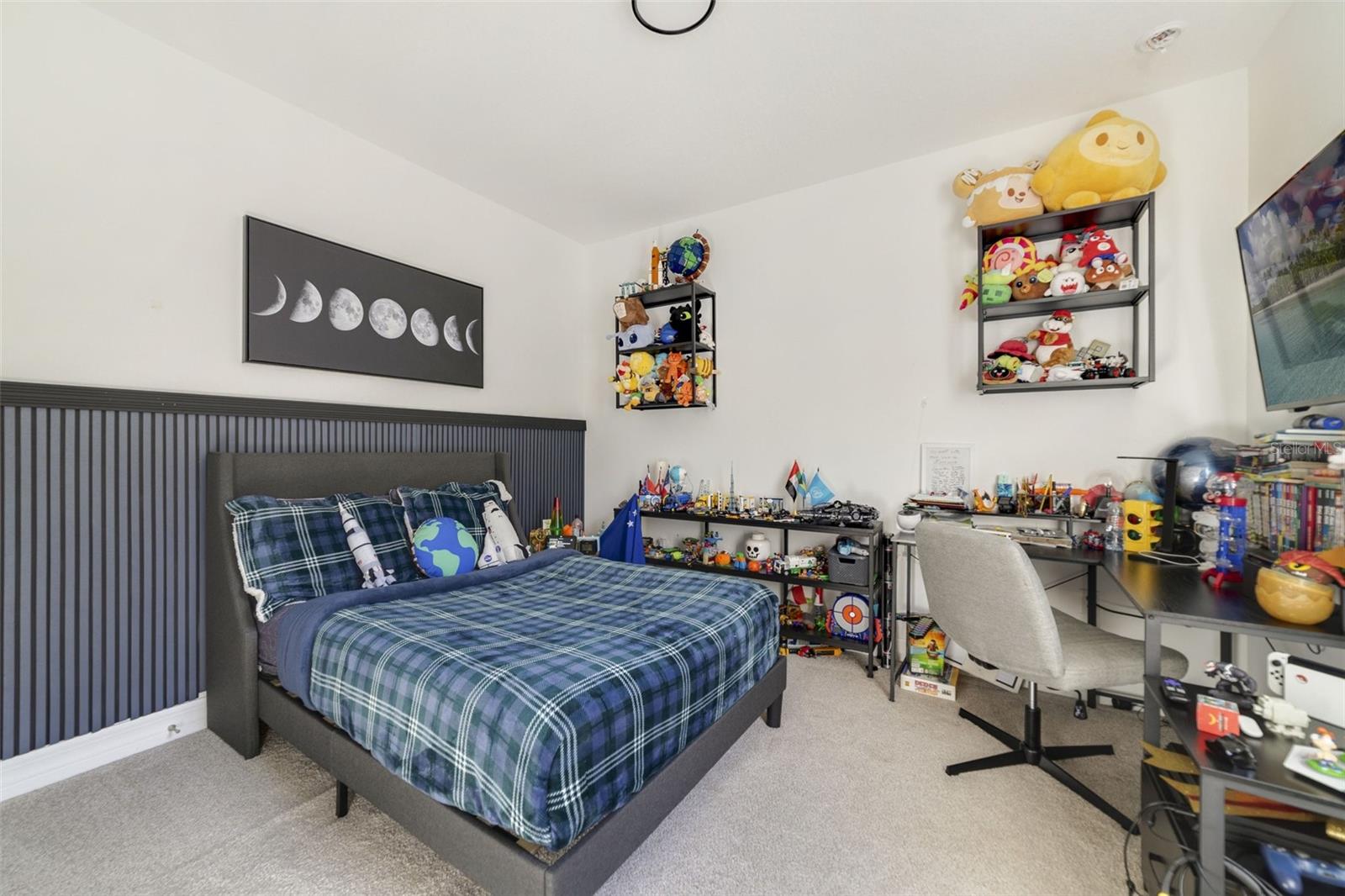 Image 12 of 37 For 2224 Celebration Boulevard