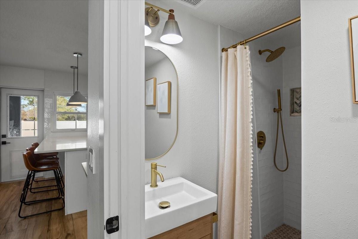 Image 10 of 32 For 673 Red Pepper Loop